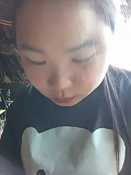 Linh-miulu stripchat live cam model