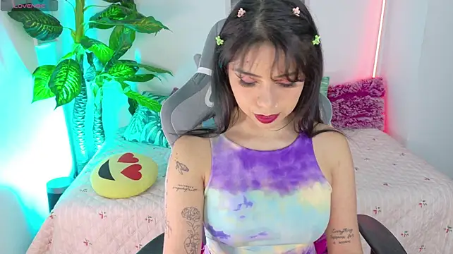 melany_naa stripchat live cam model