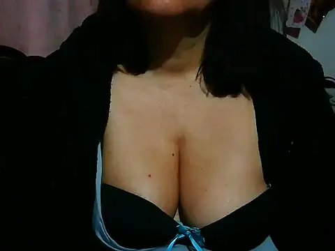 BiancaSteel stripchat live cam model