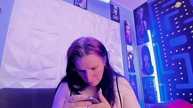 CloeMature stripchat live cam model