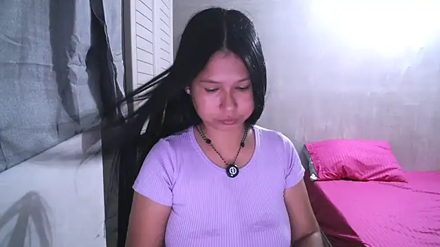 Letty_Plugxo stripchat live cam model