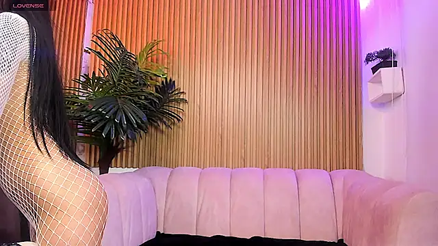 hanniiee_ stripchat live cam model