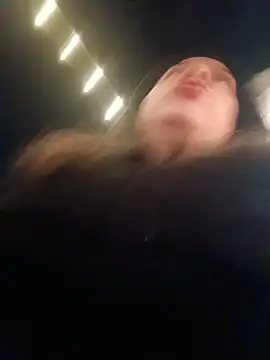 Ary- stripchat live cam model