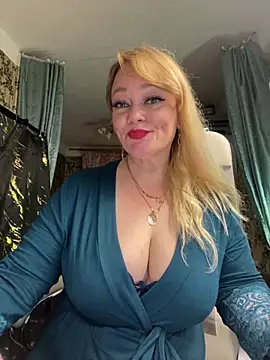 Sweet-blonde stripchat live cam model
