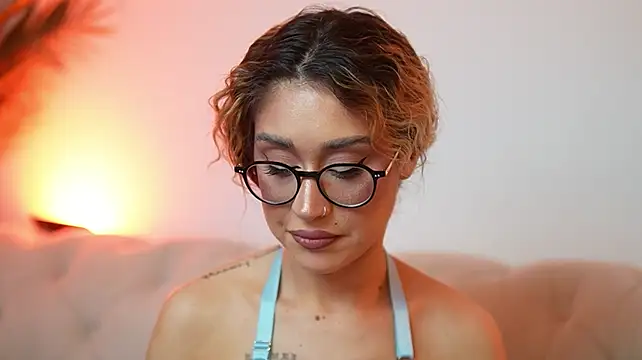 AileenKiss stripchat live cam model