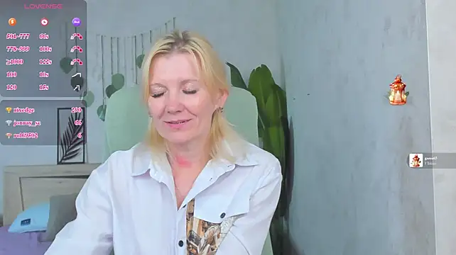 Julie_Lucas stripchat live cam model