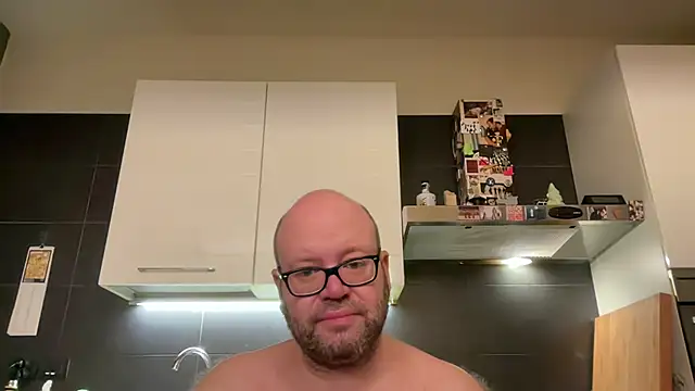 theitalianbear stripchat live cam model