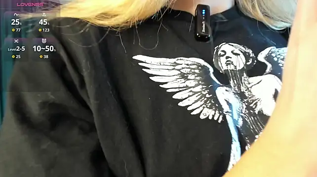 JanitaPhurrough stripchat live cam model