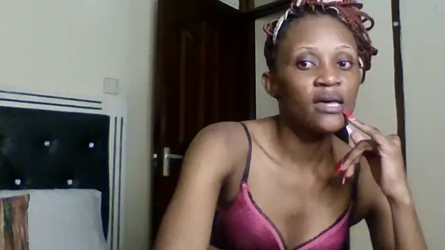 Luxelle stripchat live cam model