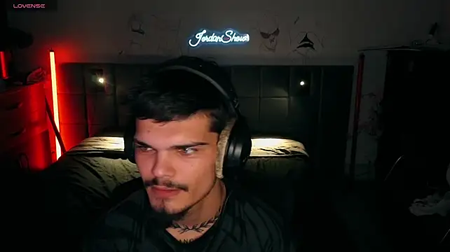 JordanShow stripchat live cam model