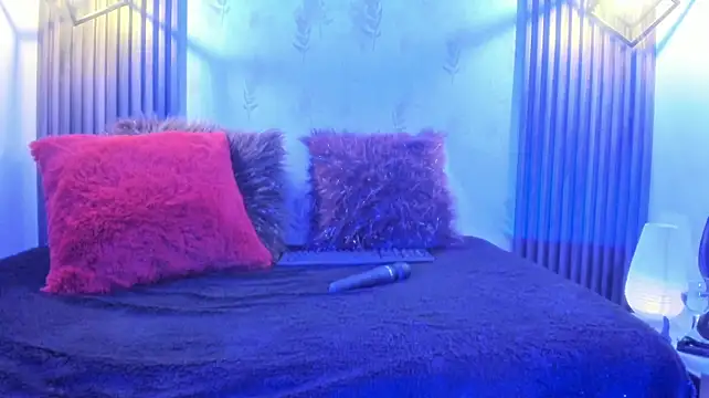 NahomyCarther stripchat live cam model