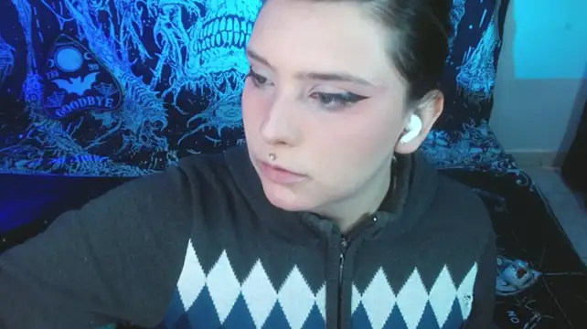 mikaskullcs stripchat live cam model