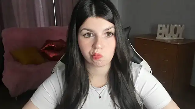 KisaModel stripchat live cam model