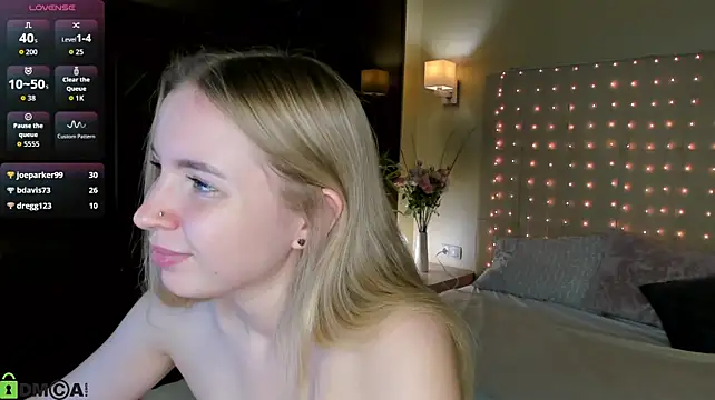 Linda__Bloom stripchat live cam model