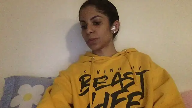 karlatiburcio stripchat live cam model