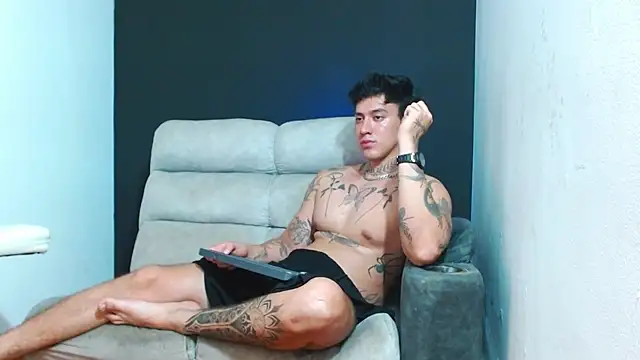 JUSTIN_FULLER1 stripchat live cam model