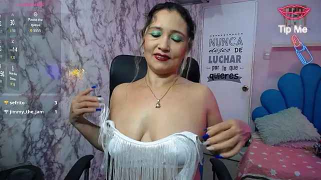 noelia_milf19 stripchat live cam model
