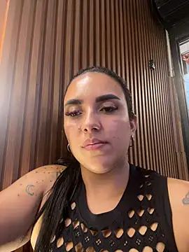 Damnhot26 stripchat live cam model