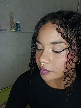 BrianaSweetxxx stripchat live cam model