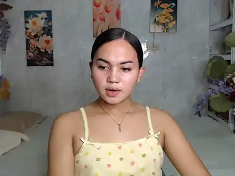 ur_asiankat stripchat live cam model