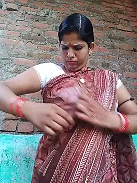 Joohi_Chawla143 stripchat live cam model