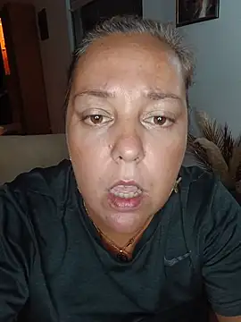 islandwoman stripchat live cam model