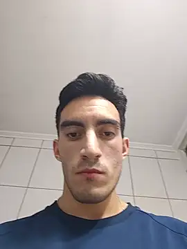 TommyMomentum stripchat live cam model