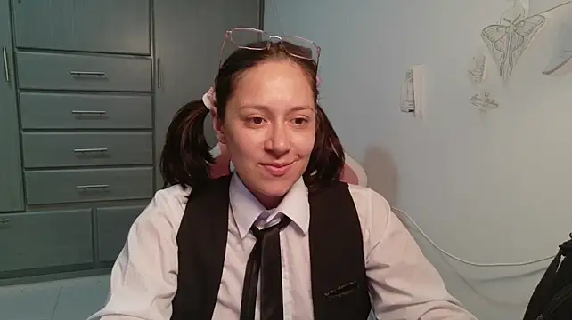 MommyMiaWs stripchat live cam model