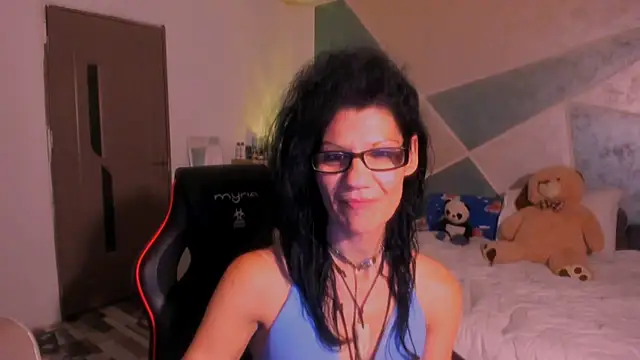 SweetSin40 stripchat live cam model