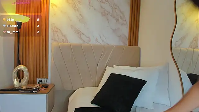 j_belle_ stripchat live cam model