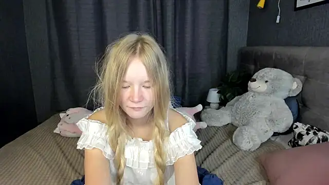 Asya_Almost stripchat live cam model