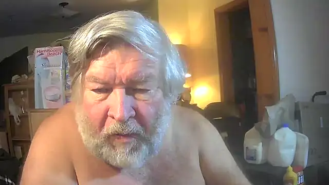 bear8624 stripchat live cam model