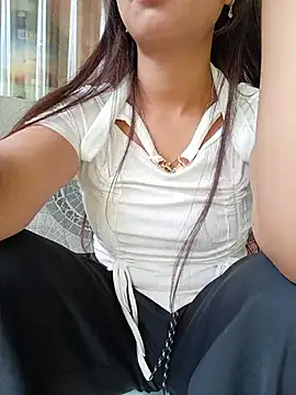 Vera- stripchat live cam model