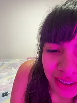 Miaaromero stripchat live cam model