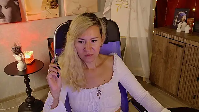 DonnaSmitth stripchat live cam model