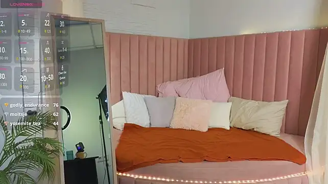 memymee_ stripchat live cam model