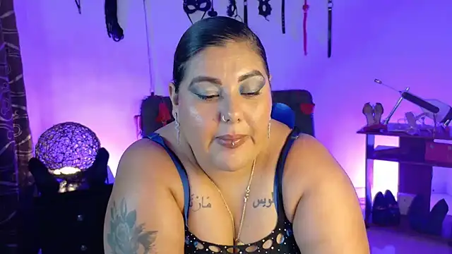 AndreaKinky stripchat live cam model
