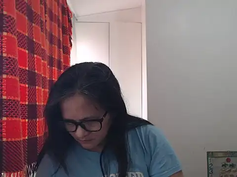 Kinkybela2025 stripchat live cam model
