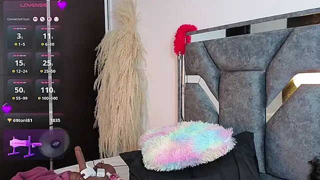 Mia_King_ stripchat live cam model