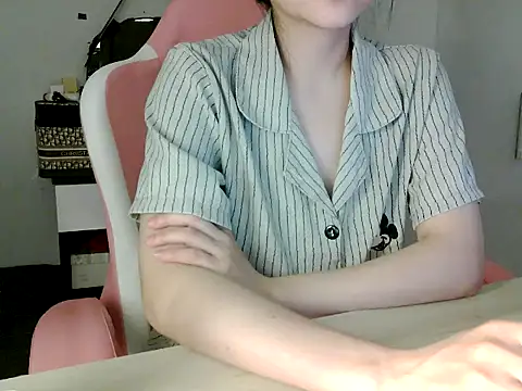 lucienguyen stripchat live cam model