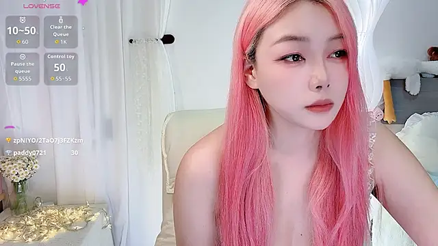-Nini-- stripchat live cam model