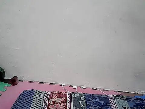 Sweet18wantuxx stripchat live cam model