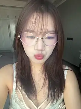 youyouaini stripchat live cam model