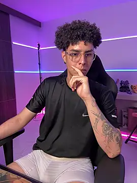 bigryann23 stripchat live cam model