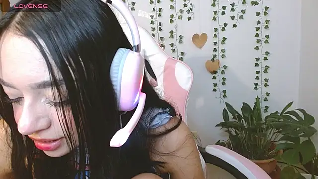 hellokitty__valery stripchat live cam model