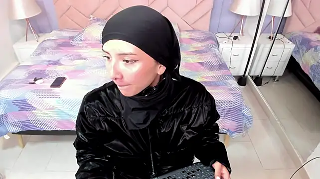 EmmyCastillo stripchat live cam model