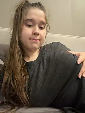 HornyGirlH stripchat live cam model