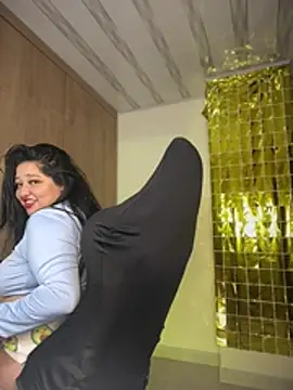 Kym_Owens stripchat live cam model