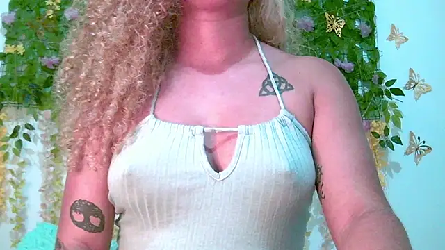 Crysrus stripchat live cam model