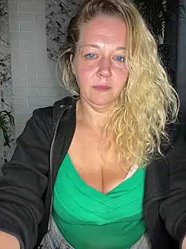 JenniferCarmen stripchat live cam model